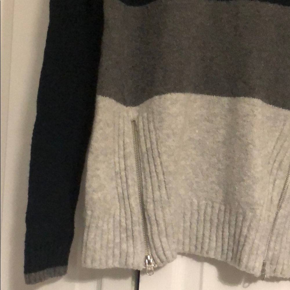 Striped long sweater - Picture 3 of 5